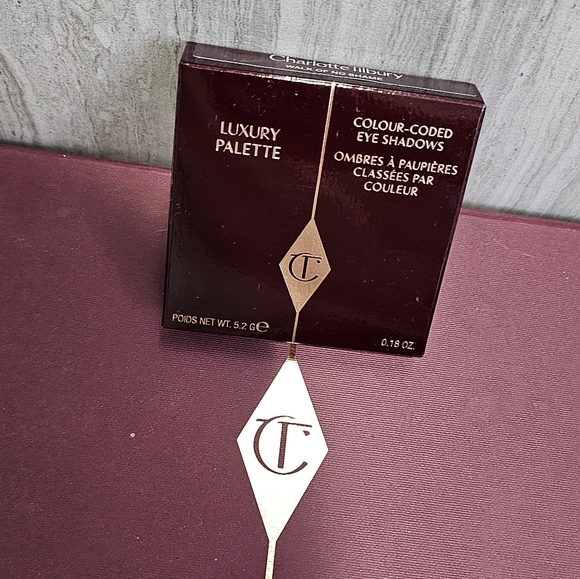 Charlotte Tilbury Luxury Eyeshadow - Walk Of No Shame - Picture 4 of 6